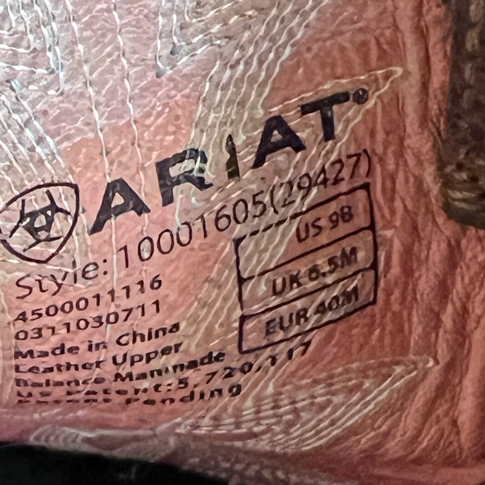 Women’s Ariat Boots - Picture 2 of 6